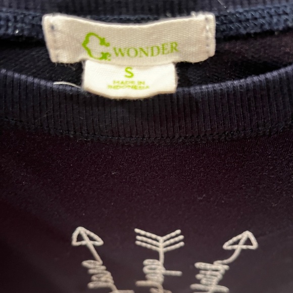 C Wonder woman’s long-sleeve navy pocket top with embroidered lettering Size S - Picture 5 of 5